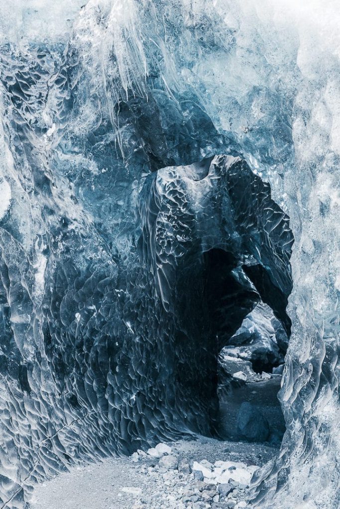 Entrée d'une cave de glace #islande #roadtrip #icecave