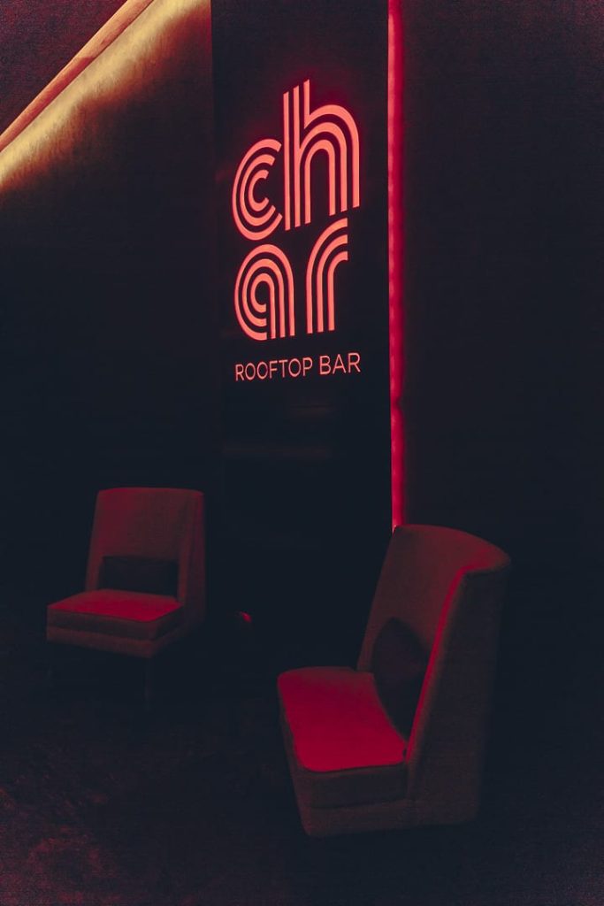 Char rooftop bar de Bangkok - Boire un cocktail avec une belle vue sur les buildings #bangkok #thaïlande