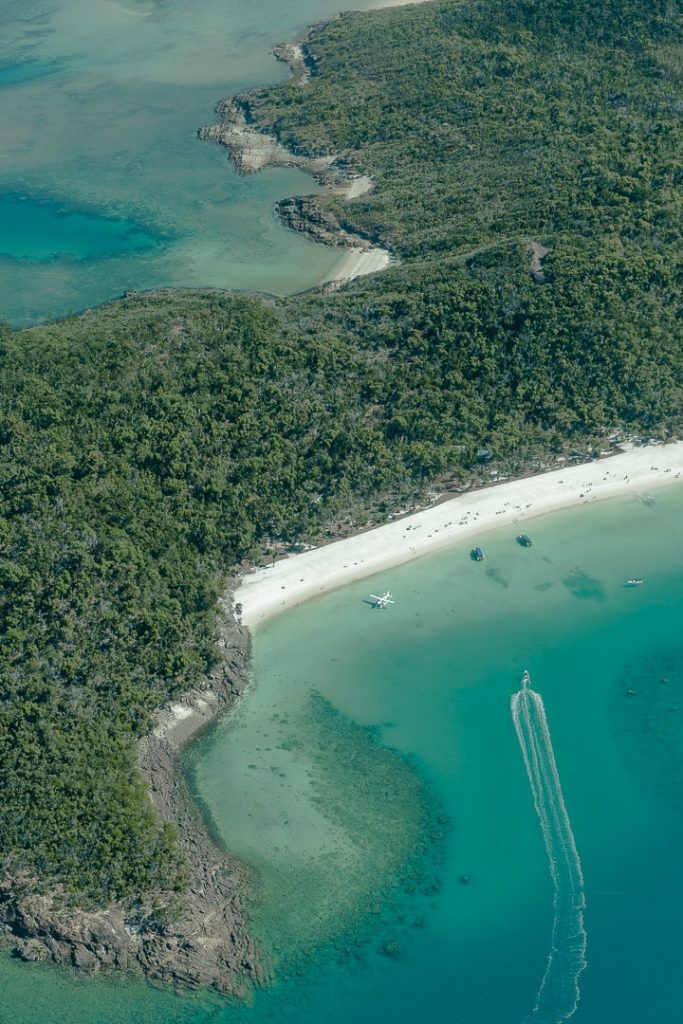 Le petit camping de Whitehaven beach vu du ciel #whitehavenbeach #whitsundays #queensland