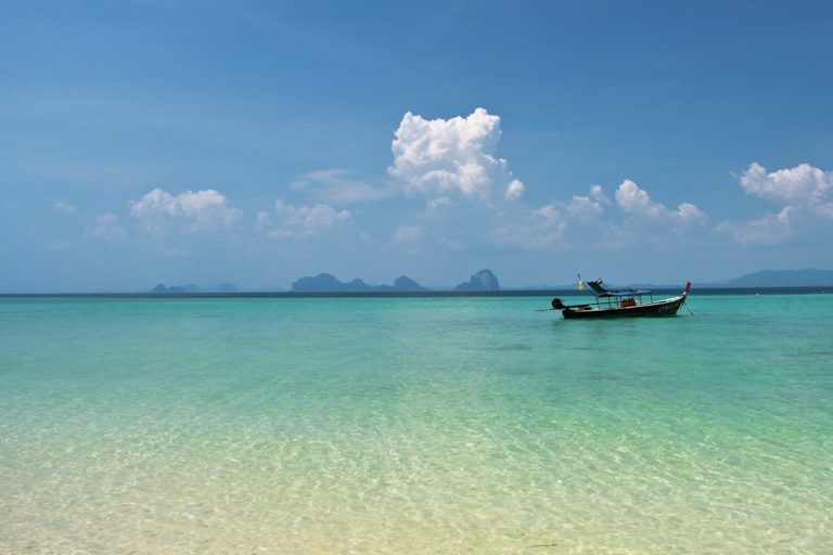 Plage paradisiaque de Koh Ngai