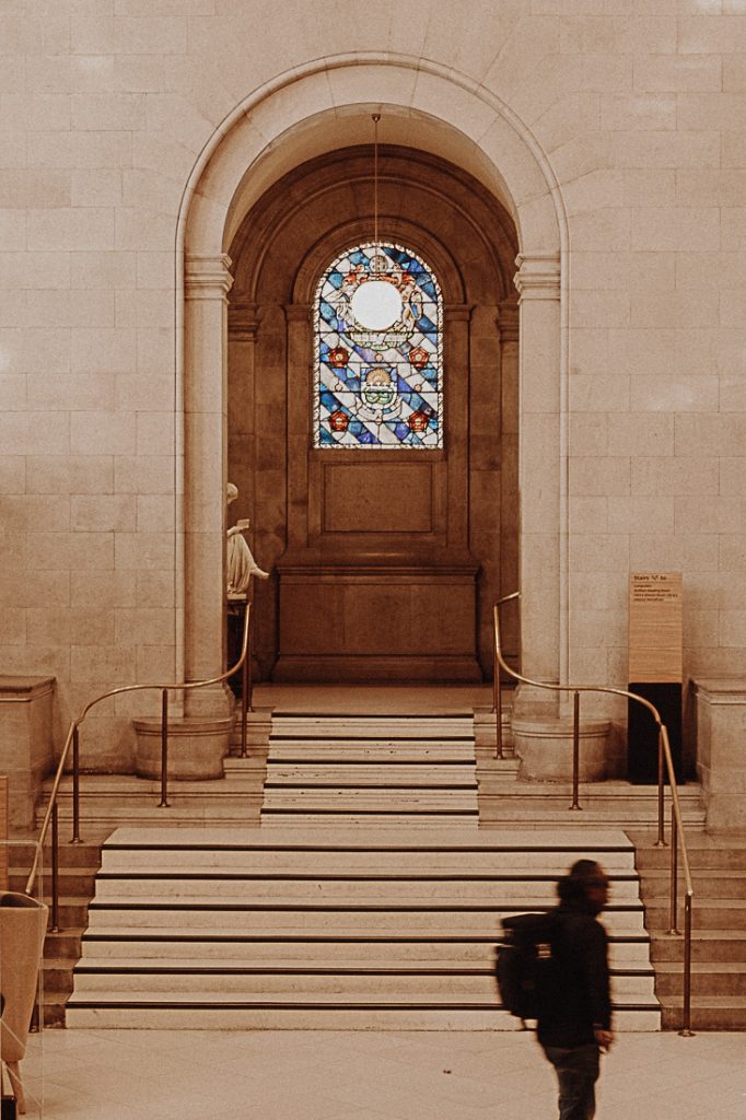 entrée de la bibliothèque centrale de Manchester #bestofMCR #lovegreatbritain #angleterre
