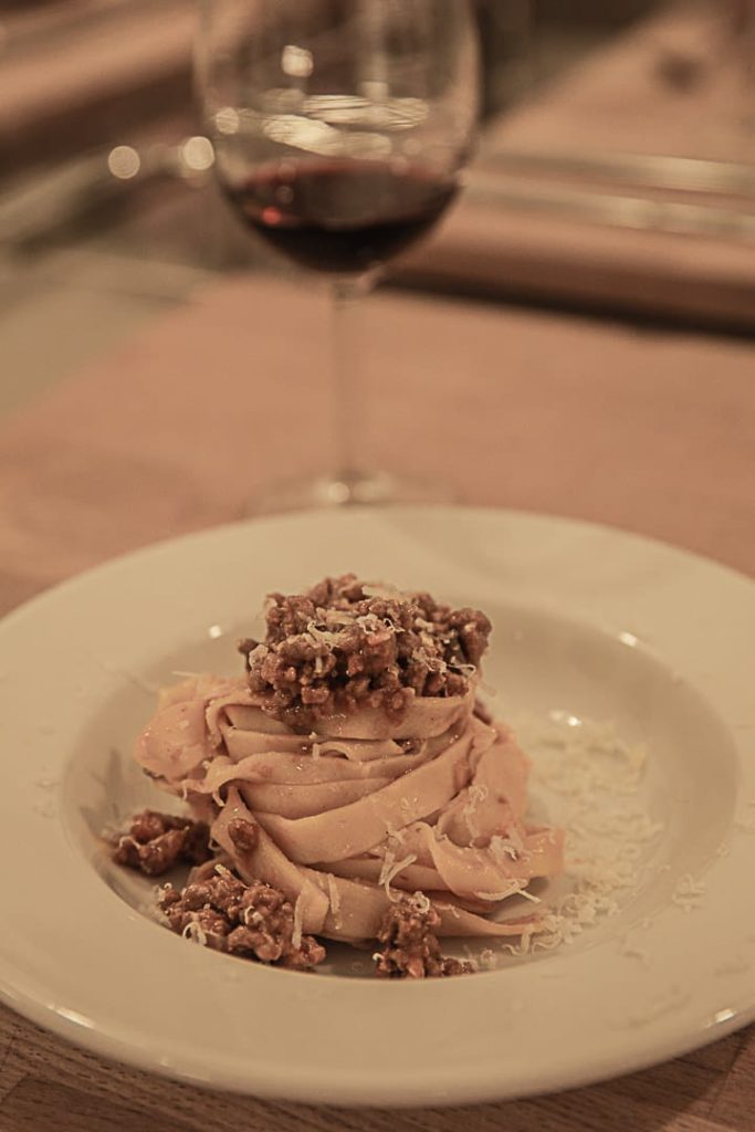 Tagliatelle al ragú (non tagliatelle à la bolognaise) #inemiliaromagna