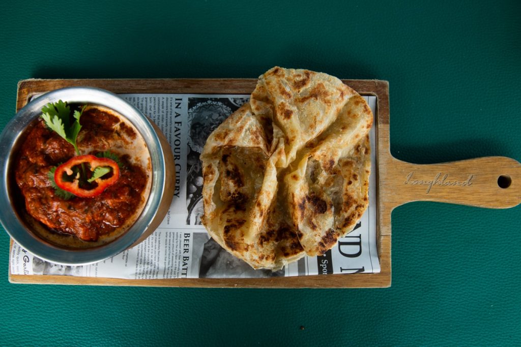 Curry dans un restaurant de Sheung Sha beach à Hong Kong
