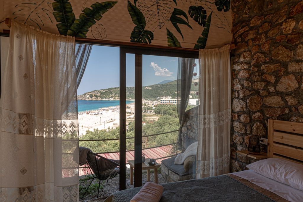 Scala Bungalow, une jolie pension située au bout de la plage de Livadhi en Albanie