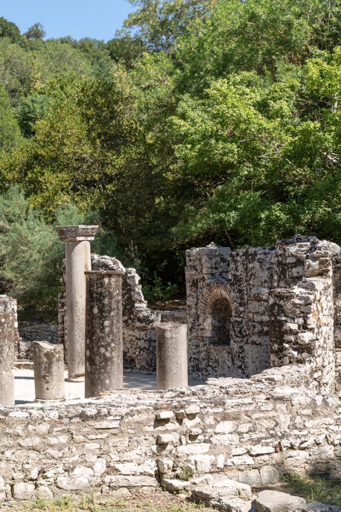Vacances en albanie - parc national de butrint colonnes