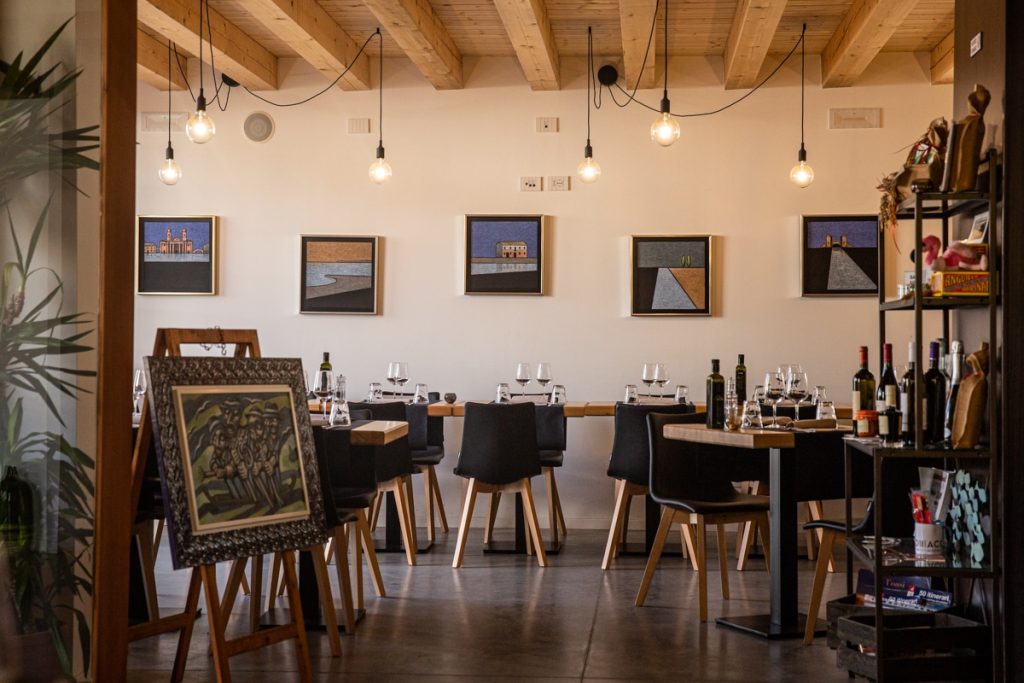 Intérieur du restaurant Locanda del delta à Comacchio en Emilie-Romagne en Italie du nord
