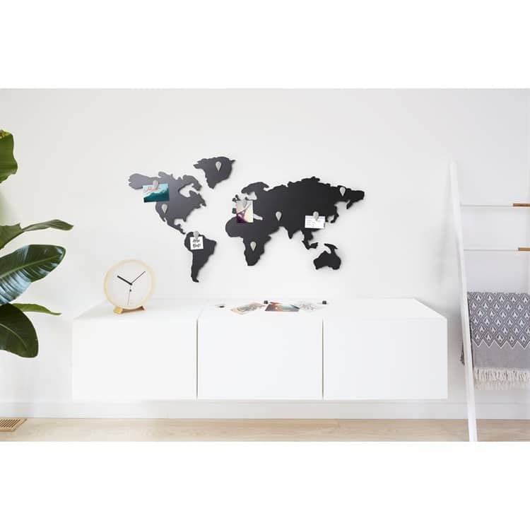 La mappemonde décorative à fixer au mur est un joli cadeau à offrir à Noël à tous profils de voyageurs