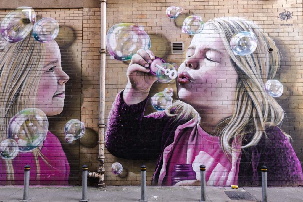 Street art rogueoner glasgow