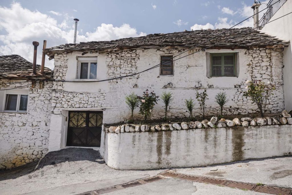 Maison dans le village de montagne de Dimario en Grèce