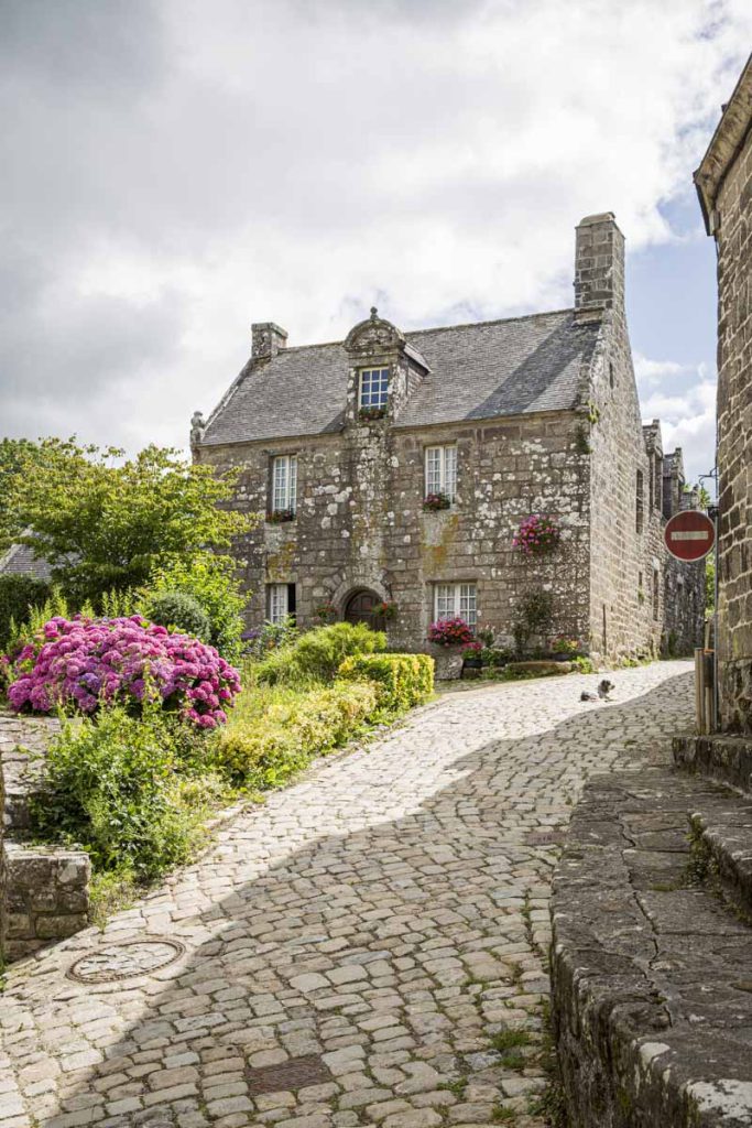 Locronan-2