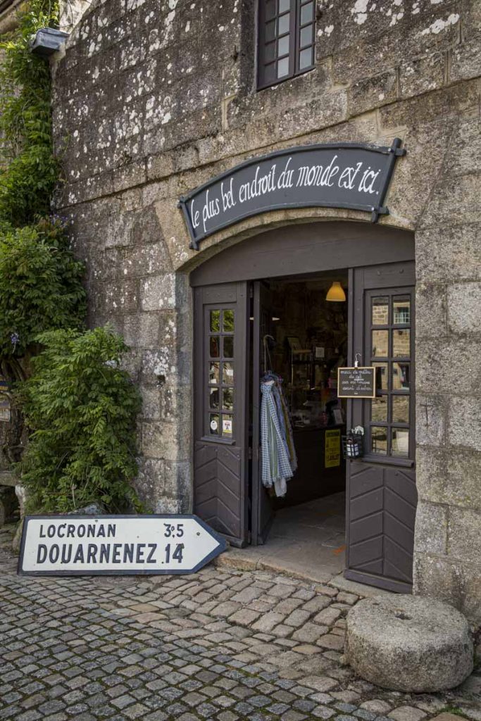 Locronan-4