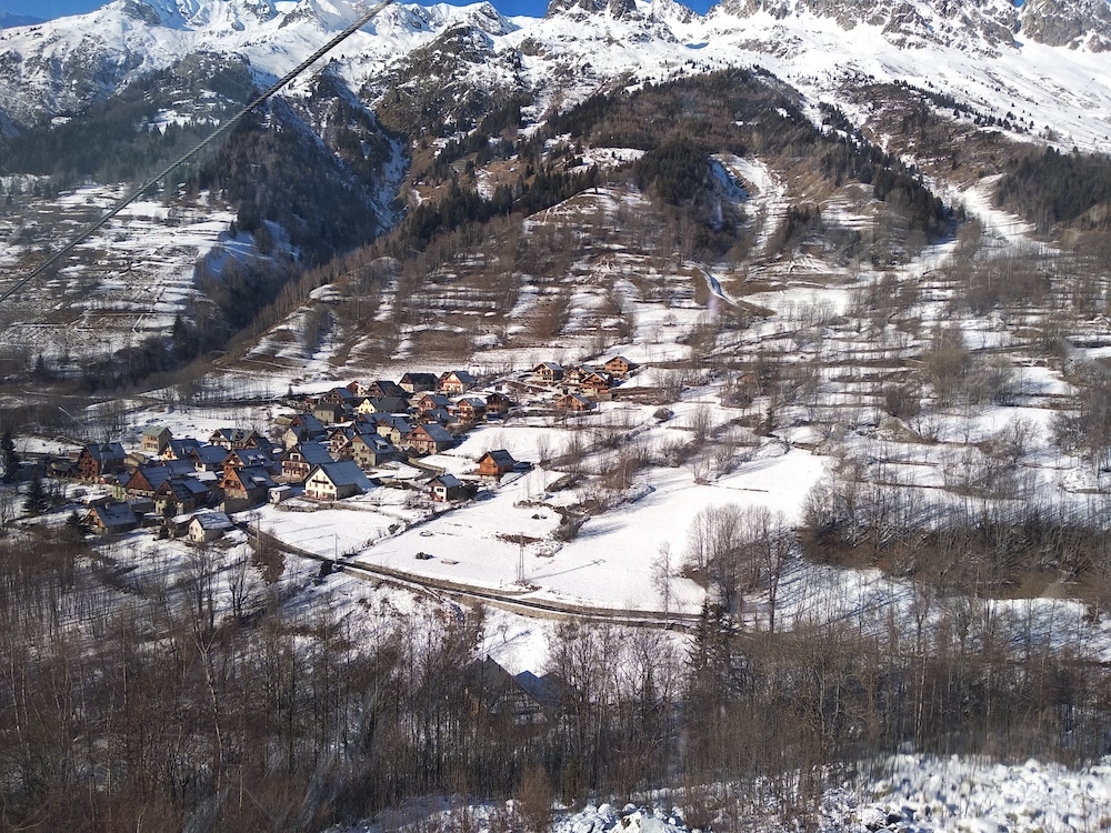 Vaujany-en-hiver-jetlagtrip