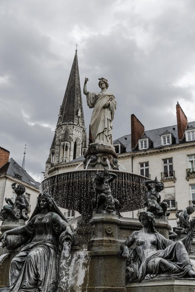 fontaine-place-royale_