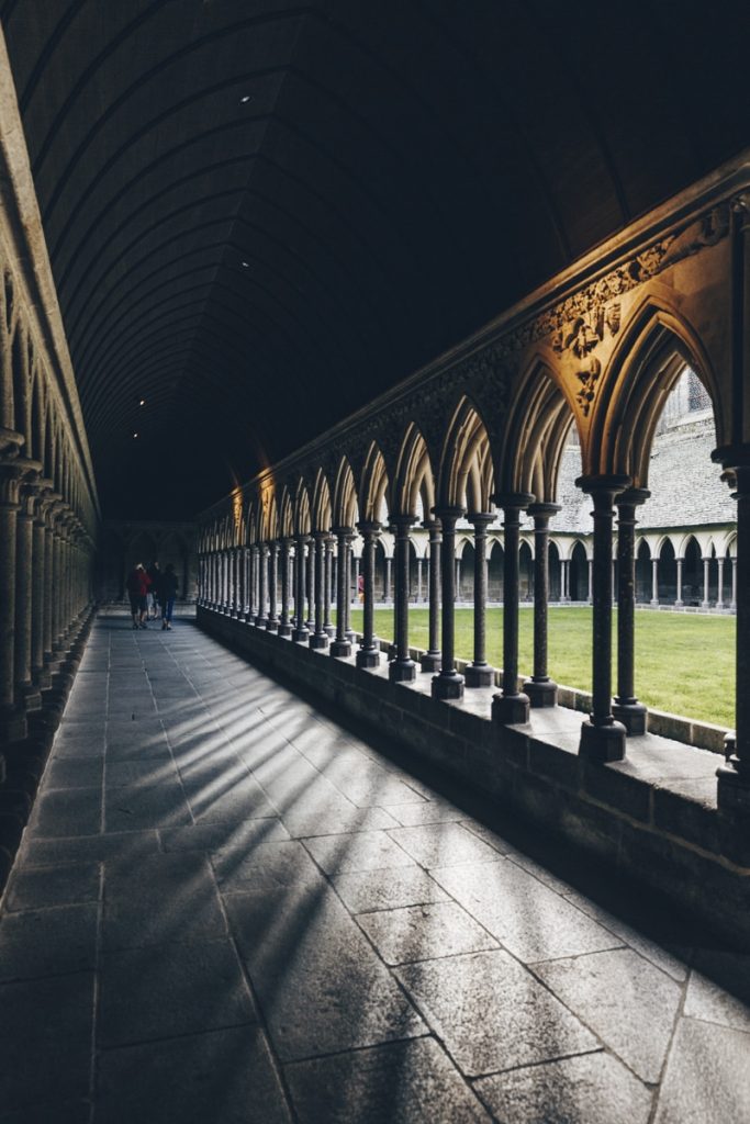 le-cloitre-abbaye-mont-saint-michel