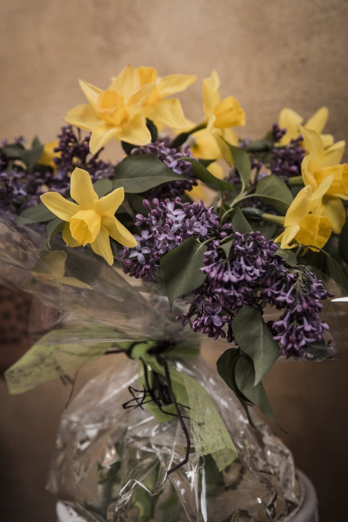 bouquet-jonquille-lilas