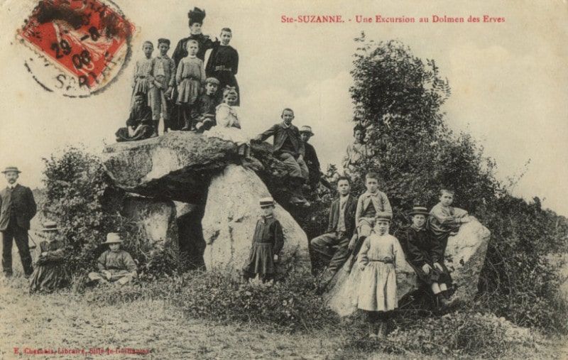 192-dolmen-erves-touristes