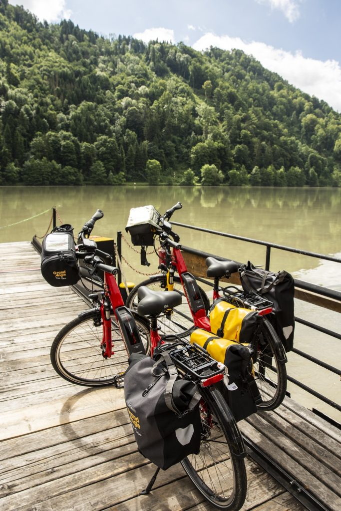 Traversée en ferry du Danube