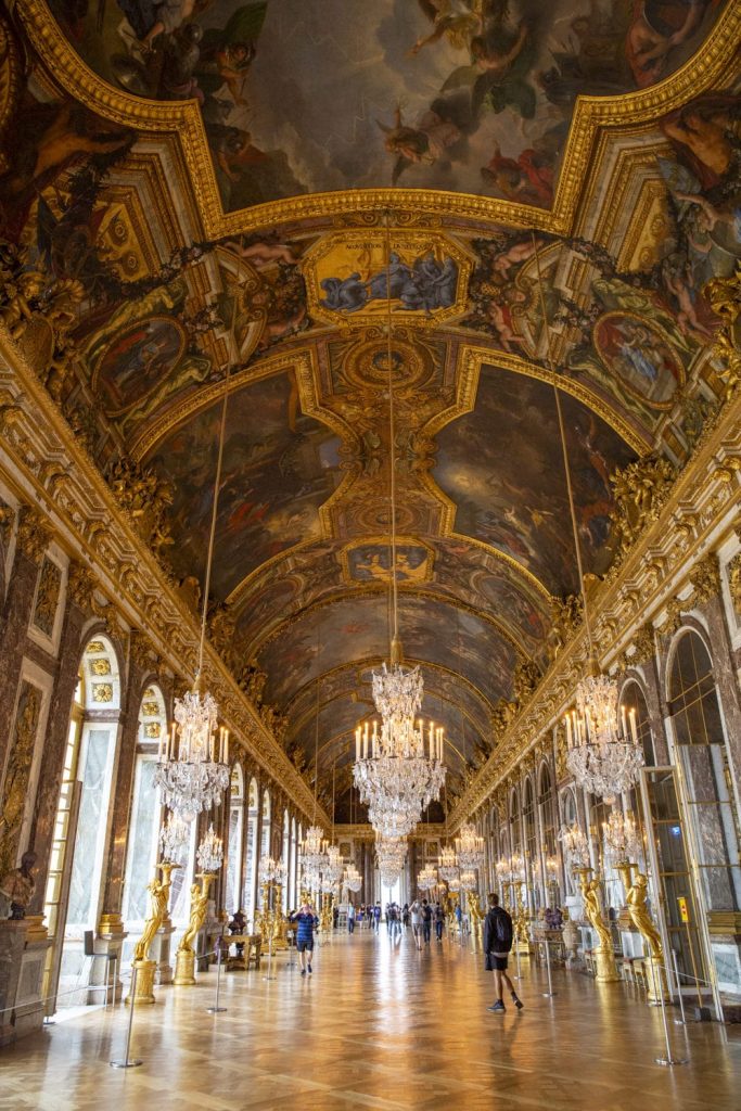 galerie-des-glaces-versailles-2