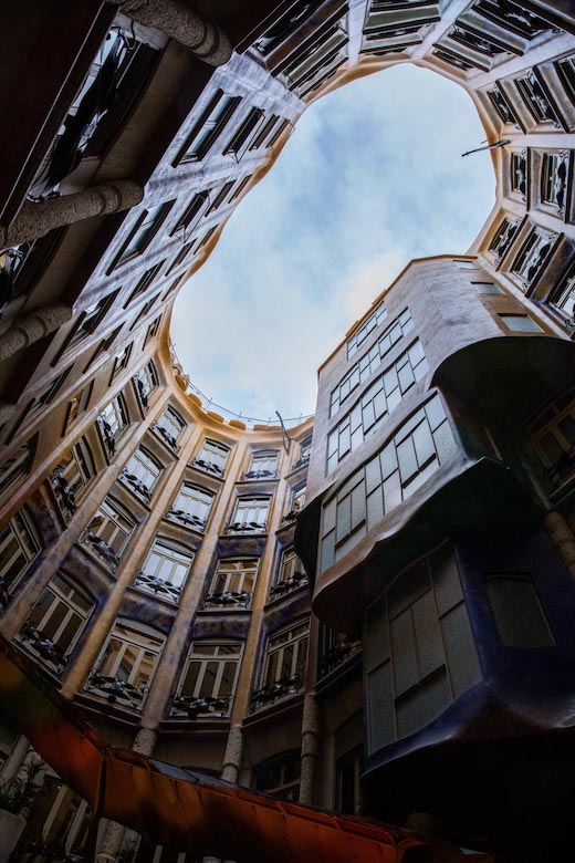 Puit-de-lumiere-la-pedrera