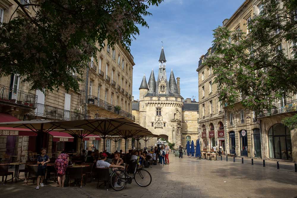 porte cailhau bordeaux