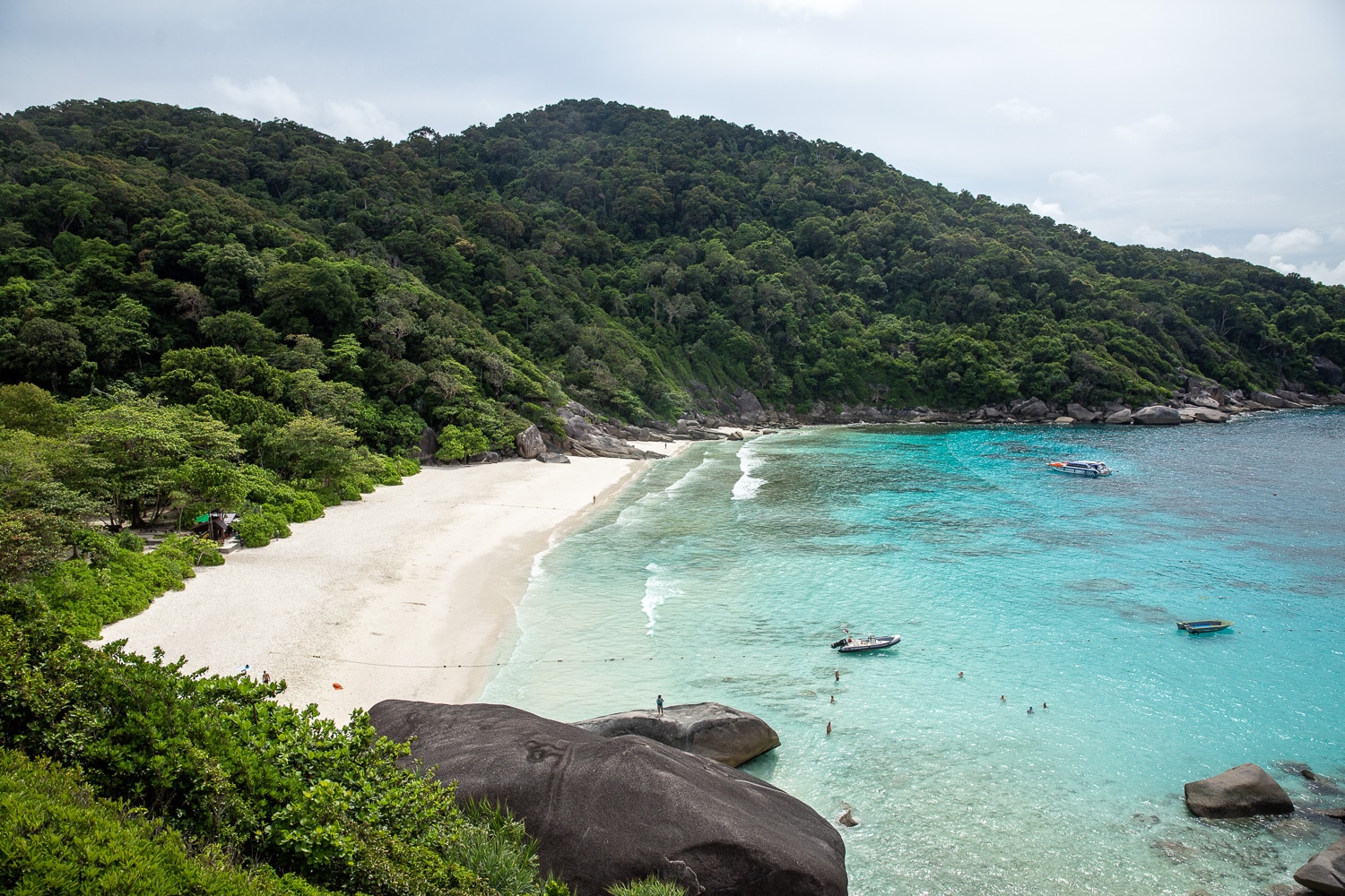 iles similan