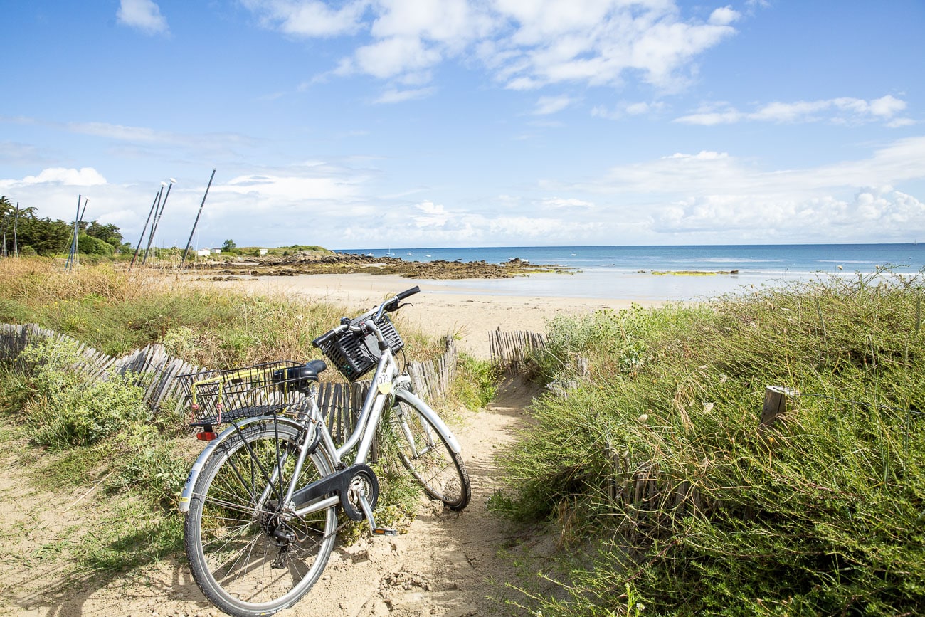 vélo dans les dunes de l'île d'Yeu