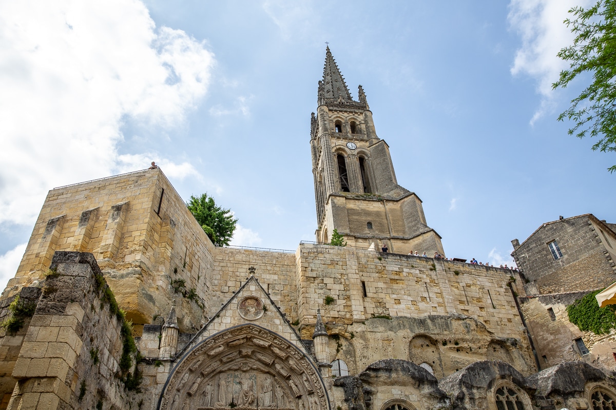 Extérieur de l'église monolithe de Saint-Emilion