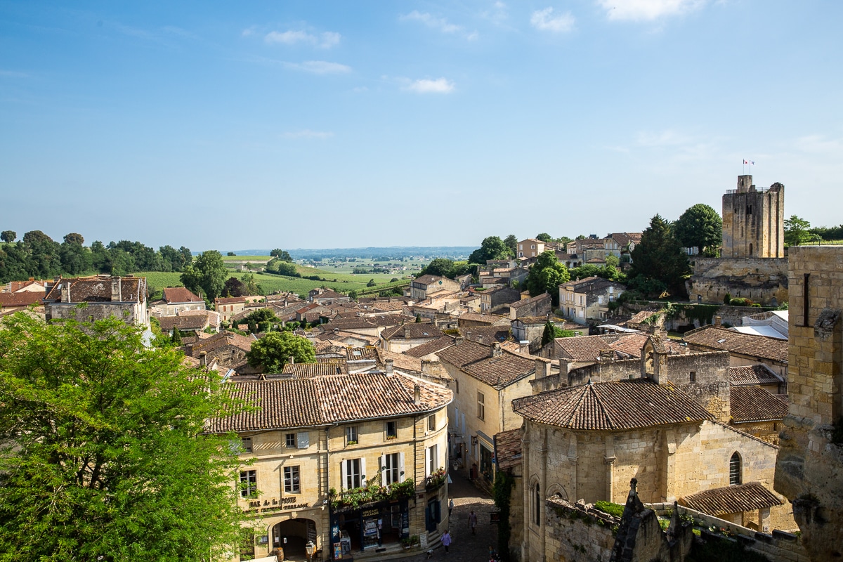 Les toits de Saint-Emilion vus de la place du clocher