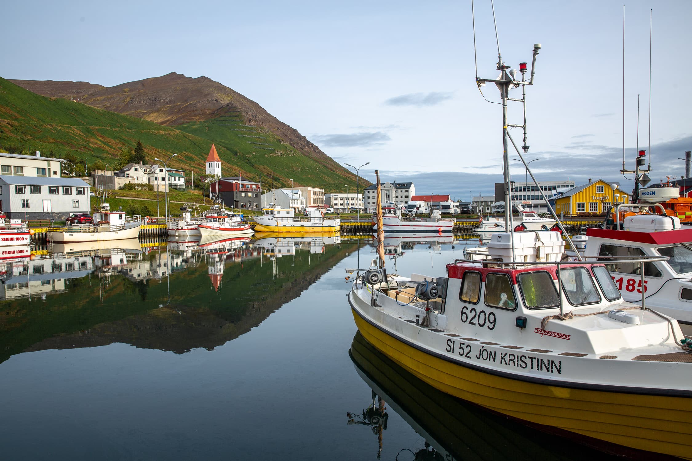 port de pêche de Siglufjordur en Islande
