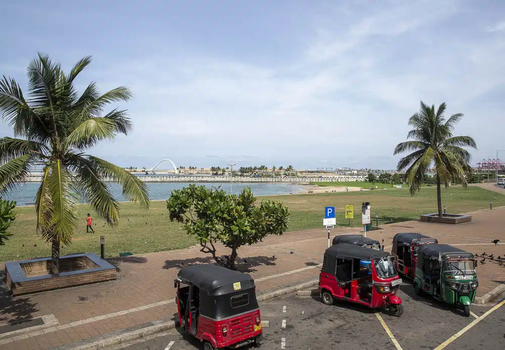 Plaine en bord d'océan indien à Colombo