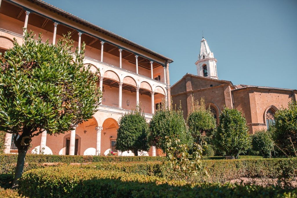 palais-piccolomini