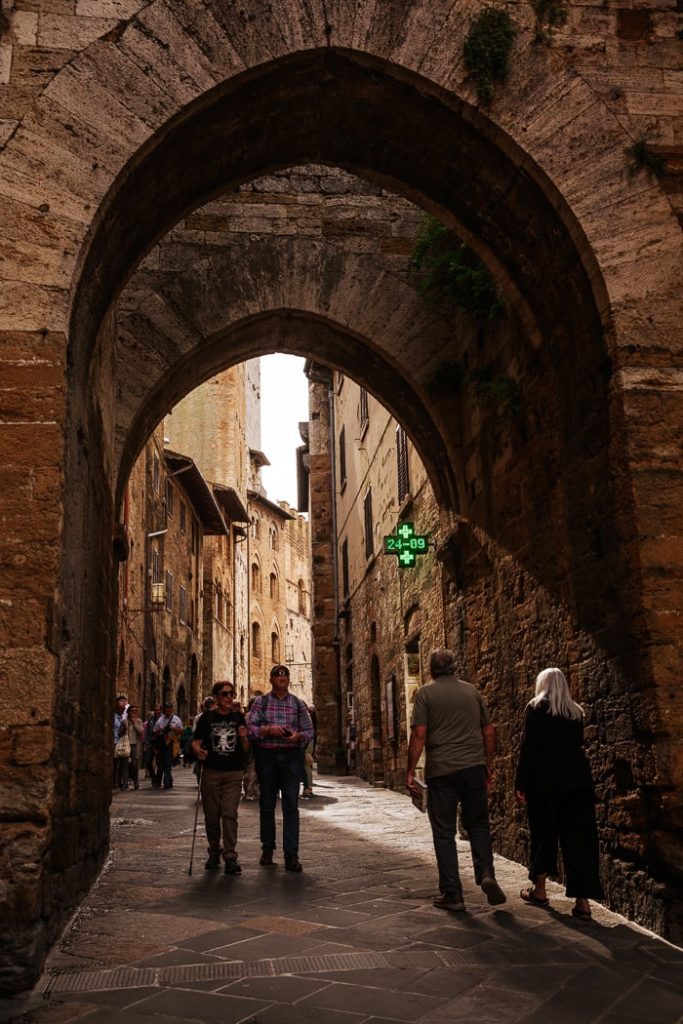 rue-medievale-san-gimignano