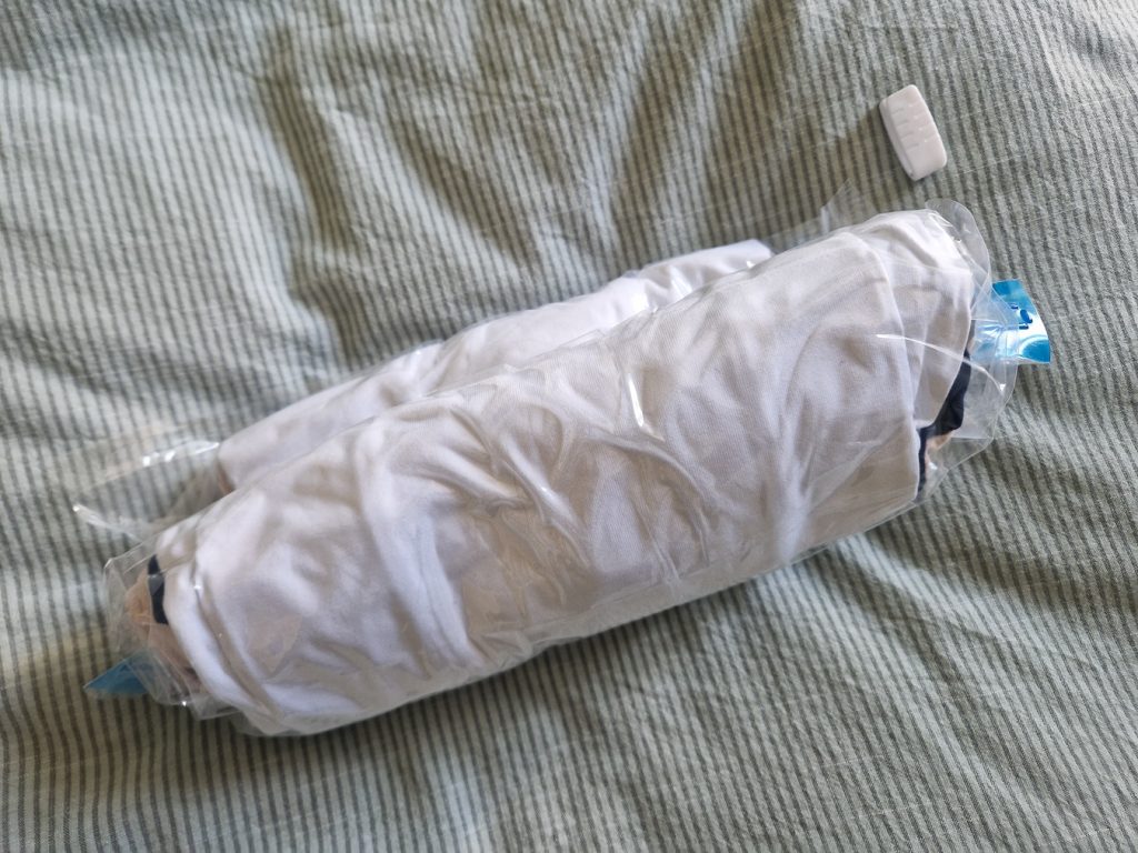 housse de compression sous vide prête à ranger dans sa valise