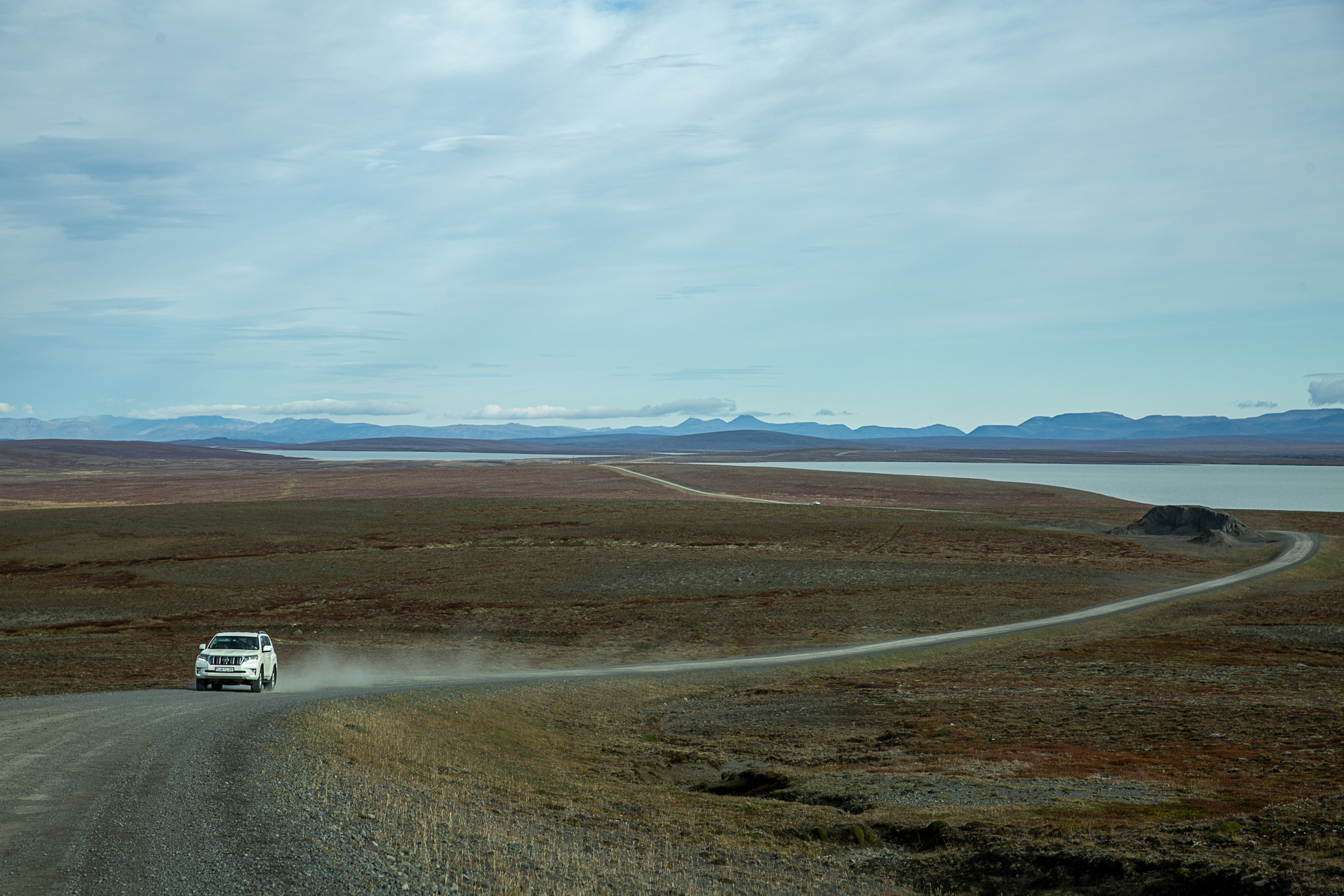 Voiture sur routes d'Islande